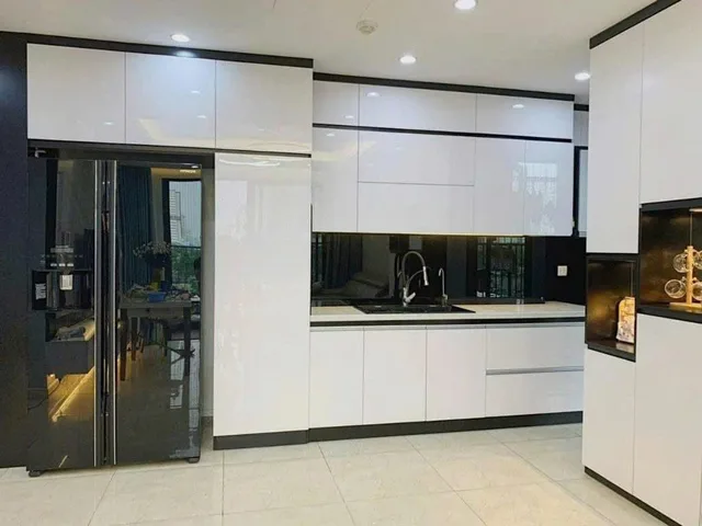 Chính chủ bán căn hộ 2PN + 2WC, dt 77m², tại tòa C3 – Vinhomes D’Capitale.