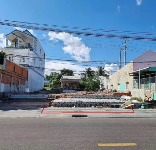Bán136m2 giá 6.2 tỷ mặt tiền Nguyễn Đình Chiểu, Hàm Tiến.LH: 0974090487