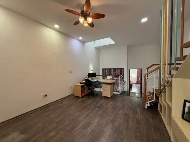 Cho thuê nhà 3 tầng mặt tiền Khuê Mỹ Đông , Ngũ Hành Sơn - Gần biển Mỹ Khê