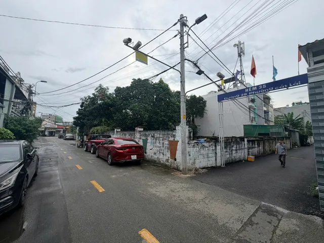 Bán đất thổ cư Quận 2, dt 282.7m2 2 mặt tiền Ra Lê Văn Thịnh tầm 200m, ngang 12m
