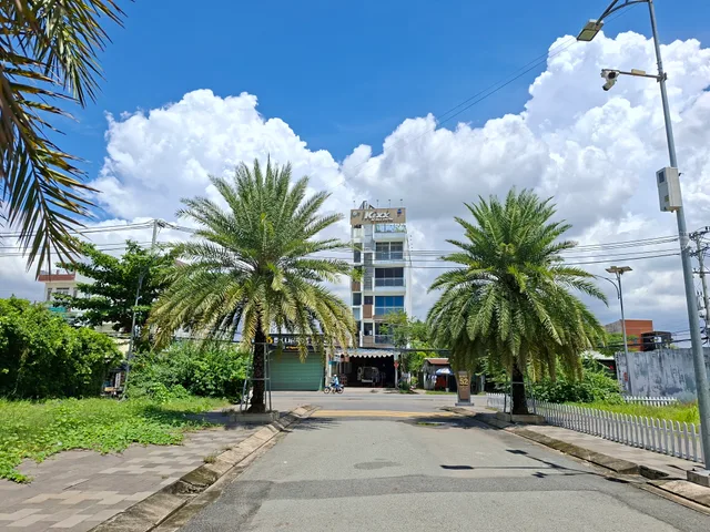 Khu nhà phố xây cao tầng - 1/ Nguyễn Xiển - 6.5 tỷ 82m2 ngang bề thế - Khu an ninh, công viên, view sông Tắc, điện âm, đèn đường ~12 phút Mega Mall~24 phút Metro