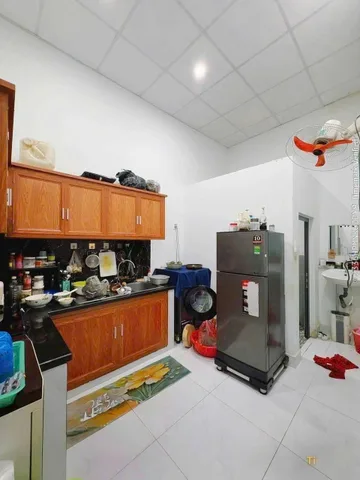 BÁN NHÀ DĨ AN SỔ RIÊNG GIÁ SỔ CHUNG - 
2,2 TỶ  59M2 VỪA CÓ NHÀ VỪA CÓ PHÒNG TRỌ