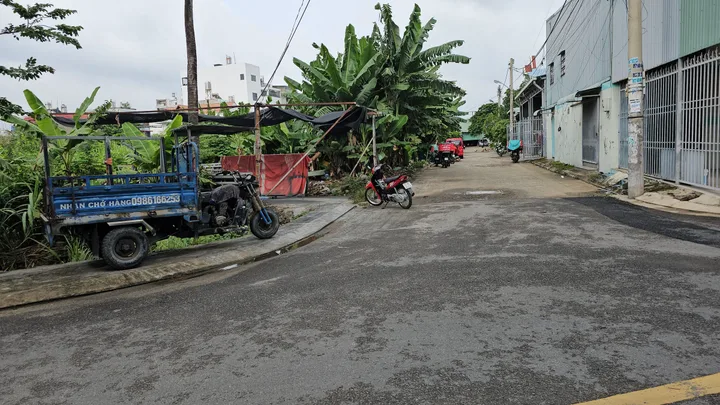Bán Đất 4000m2 có sẵn 2337 m2 thổ cư giá 1.85 tỷ tại Đường Thạnh Xuân 25 Phường Thạnh Xuân Quận 12 TP. Hồ Chí Minh lh: 0908561228