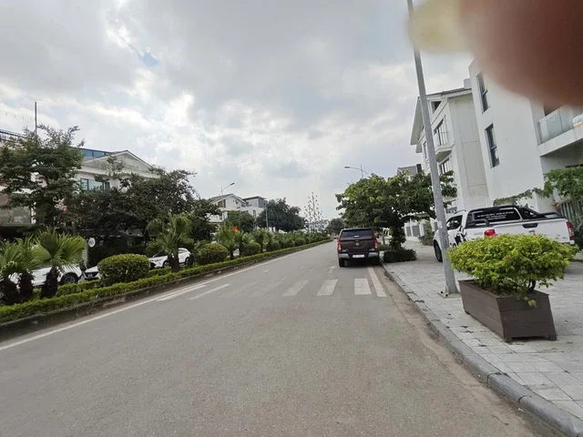 Bán biệt thự 180m2 có sẵn 180 m2 thổ cư giá 38 tỷ tại Đường Lê Quang Đạo Phường Dương Nội Quận Hà Đông Hà Nội