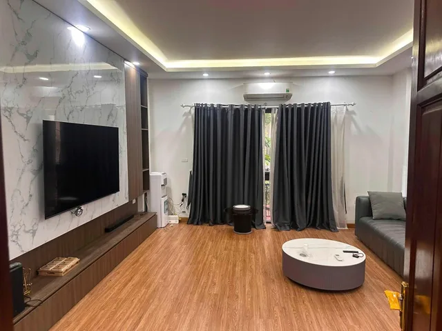 Cho thuê Nhà riêng 40m2 giá 14 triệu tại Đường Nghi Tàm - Phường Tây Hồ Hà Nội