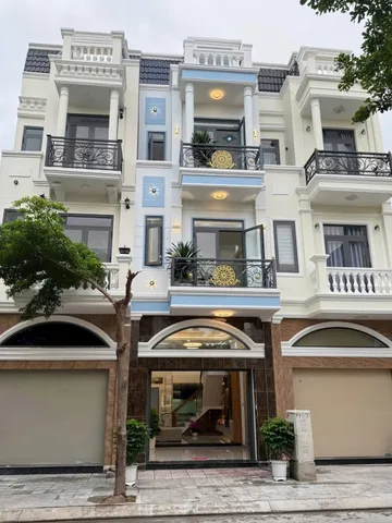 Chính chủ cần bán gấp Nhà 1 trệt 2 lầu Đường Lê Hồng Phong,Dĩ An , TP HCM