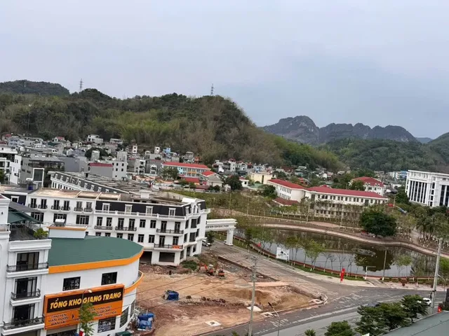 Bán Nhà riêng 200m2 có sẵn 200 m2 thổ cư giá 5.9 tỷ tại - Chọn - Phường Chiềng Cơi Thành phố Sơn La Sơn La