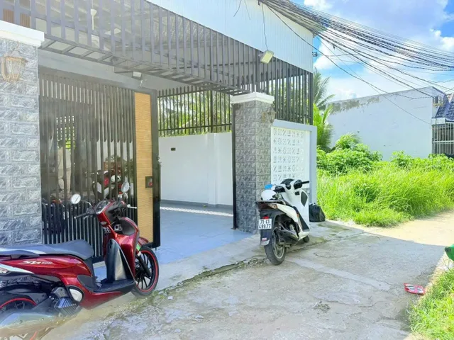 1 EM NHÀ TO BỰ TRẮNG TRẺO NGAY TÂN AN HỘI - CỦ CHI 980tr SHR 125m2