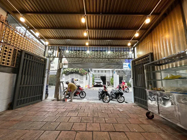 Bán Nhà riêng 78m2 có sẵn 78 m2 thổ cư giá 15.3 tỷ tại Đường Mạc Đĩnh Chi - Chọn - Phường Nha Trang Khánh Hòa