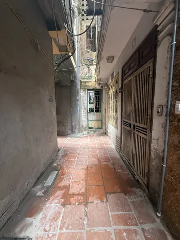 Bán Nhà riêng 35m2 có sẵn 35 m2 thổ cư giá 8.3 tỷ tại Đường Đê La Thành Phường Quốc Tử Giám Quận Đống Đa Hà Nội