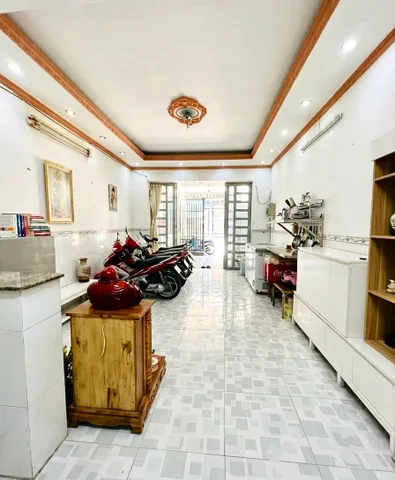 Nhỉnh 5 tỷ xíu nhà Lê Đình Cẩn,DT (4.5x19) nở hậu,hẻm ô tô,vào ở ngay(KK2108).