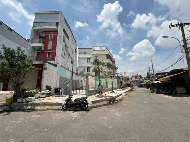 Bán Nhà riêng 162.2m2 có sẵn 162.2 m2 thổ cư giá 13.6 tỷ tại Đường Hà Huy Giáp Phường Thạnh Lộc Quận 12 TP. Hồ Chí Minh