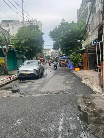 BÁN NHÀ 3 TẦNG, 4 PN, HXH TÔ HIẾN THÀNH, GẦN ĐH BÁCH KHOA, 50M2, KHÔNG QH, SHR