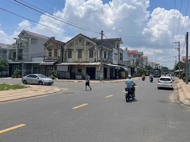 BÁN LÔ ĐẤT TRỤC CHÍNH VỊ TRÍ KINH DOANH