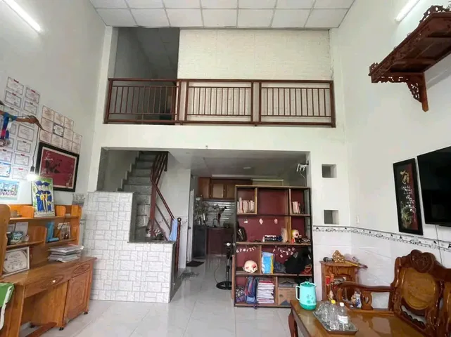 Bán Nhà - Nhỉnh 3 Tỷ, HXH Nguyễn Xiển, 2 Tầng, Sát VinHomes Grand Park Q9