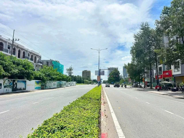 Nhà phố Hai Mặt tiền đối diện công viên - cách D27  chợ 30m
