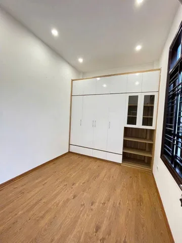 CHO THUÊ NHÀ TRUNG TÂM HÀ ĐÔNG 53M2 X 5 TẦNG CÓ THANG MÁY, Ô TÔ ĐỖ CỬA - GIÁ CHỈ 15TR/THÁNG