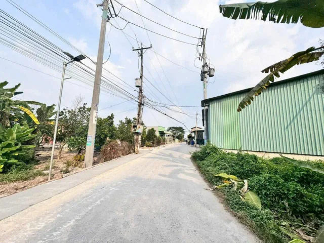 Đất xây kho xưởng, sổ hồng riêng , 16x58 ( 928m2), giá chỉ có 2ty950,shr, đường bê tông nằm tại xã Đức Hòa Thượng