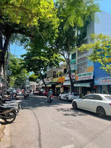Bán Nhà 4 Tầng Mặt Tiề Đường Trần Nhật Duật- Vị trí mua bán nhộn nhịp,  gần biển, gần chợ.
-Diện tích: 64m2 ngang 4m Phường Phước Hòa Thành phố Nha Trang Khánh Hòa
