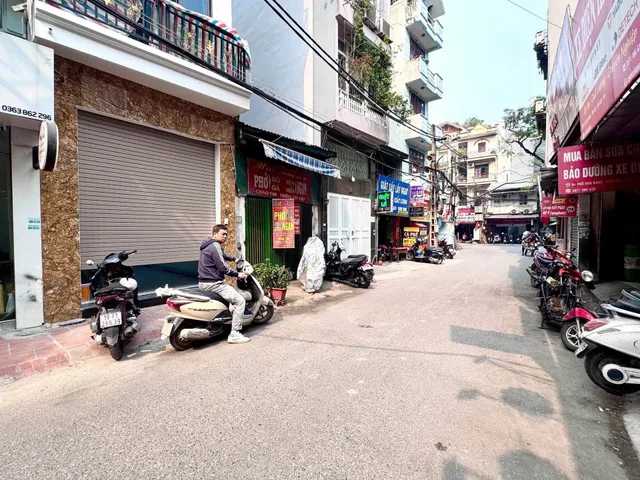 Cho THUÊ NHÀ NGUYÊN CĂN MẶT PHỐ HOA BẰNG. 45M2 - 5 TẦNG. KINH DOANH.