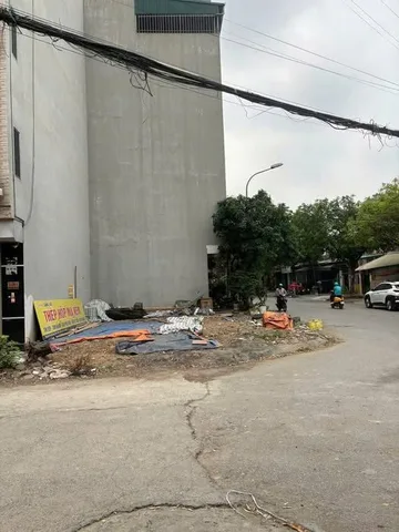 BÁN CẮT LÔ GÓC ĐẤT MẶT ĐƯỜNG TRỤC CHÍNH KINH DOANH P. XUÂN KHANH.TX SƠN TÂY