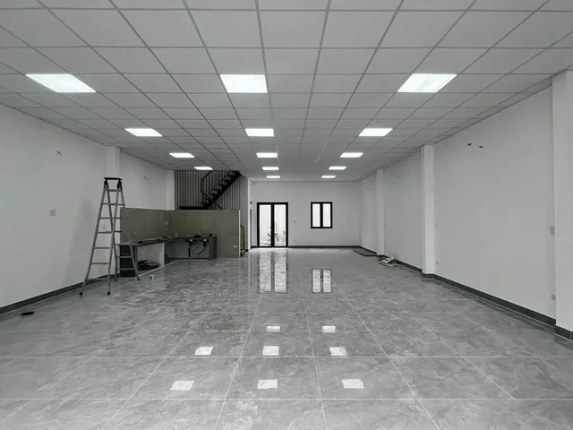 Cho thuê nhà xưởng,xuân thới thượng,hóc môn,300m, 1 lầu, kho xây mới 100% ,đường tải lớn lưu thông.