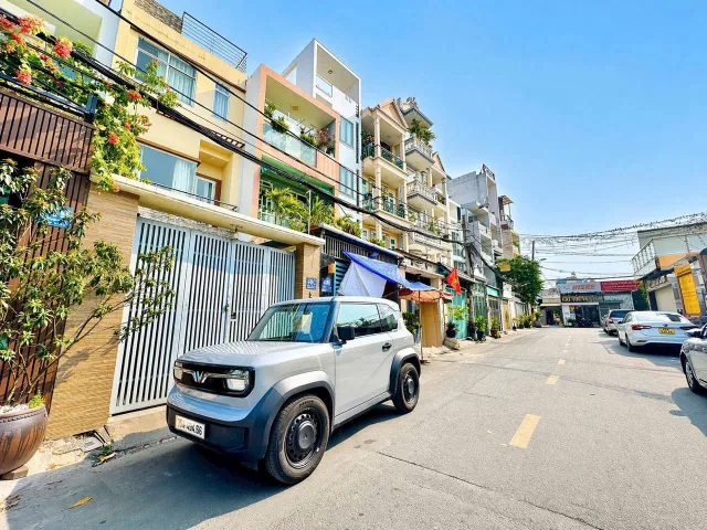 Bán nhà Quận 2, NHÀ 4 TẦNG 2 mặt tiền trước sau, ngang hơn 4m đường 14m,  gần Lê Văn Thịnh GIá Tlcc