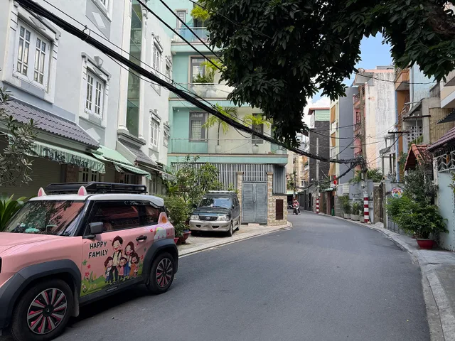 Ngang 4 dài 20m xây 4 tầng. Hẻm Xe Hơi Ngủ Nhà Gần Mặt Tiên Thành Thái - Ba Tháng Hai, Nguyễn Tri Phương. 15ty nhinh thương lượng 
+ Nhà 5PN 5WC ở ngay.
+ Vị trí trung tâm Q10, ngay Đại Học Hoa Sen, gần Vạn Hạnh Mall, Bệnh Viện Nhi Đồng...
 👉LH: 0706.1