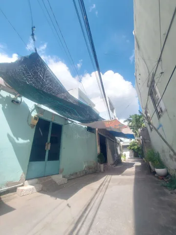 BÁN NHÀ nát Quận 2, nhà CẤP 4 ngang 8,65m – HẺM 4M cách đường chính 10M, Giá bán có thương lượng