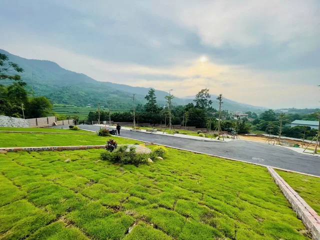 150M2 ĐỒNG VỠ MỘT GÓC SAPA MỘT CHÚT ĐÀ LẠT GIỮA LÒNG HÀ NỘI NHỈNH 3 TỶ VIEW BẬC THANG, LƯNG TỰA NÚI