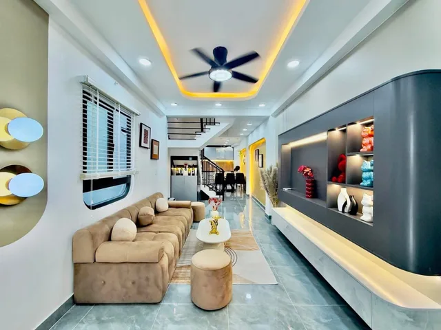 🏦SIÊU PHẨM  NHÀ NGUYỄN THÁI SƠN 1/  GÒ
VẤP - HẺM THÔNG - 20M RA MẶT TIỀN - 4
TẦNG SÂN THƯỢNG BTCT - 5PN 4WC FULL NỘI THẤT - Gần 50m2 SỐ NỞ HẬU HOÀN CÔNG ĐỦ - CHỈ hơn 6ty
