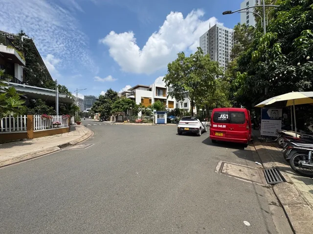 BÁN NHÀ KĐT VẠN PHÚC , HIỆP BÌNH, HIỆP BÌNH PHƯỚC , 300M2 , CHỈ 35 TỶ.