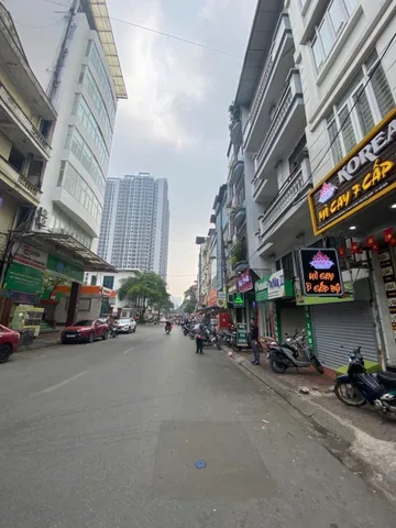Cho thuê nhà mặt phố Phan Văn Trường, Cầu Giấy, Kinh doanh buôn bán sầm uất chỉ 45tr.