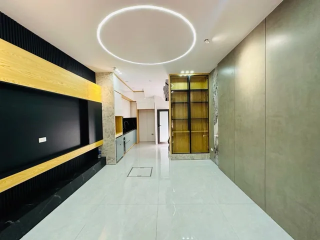 Bán nhà Khương Trung 30m2 x 5T mới đét, sát hồ, 2 phút ra ô tô, giá 6.99 tỷ