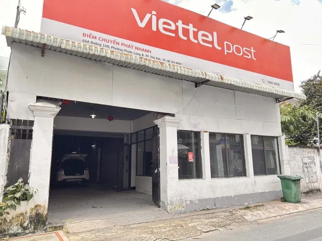 BÁN NHÀ MẶT TIỀN KINH DOANH - DÒNG TIỀN 30TR/TH - 300M2 (10x30) - GIÁ 40.9 Tỷ