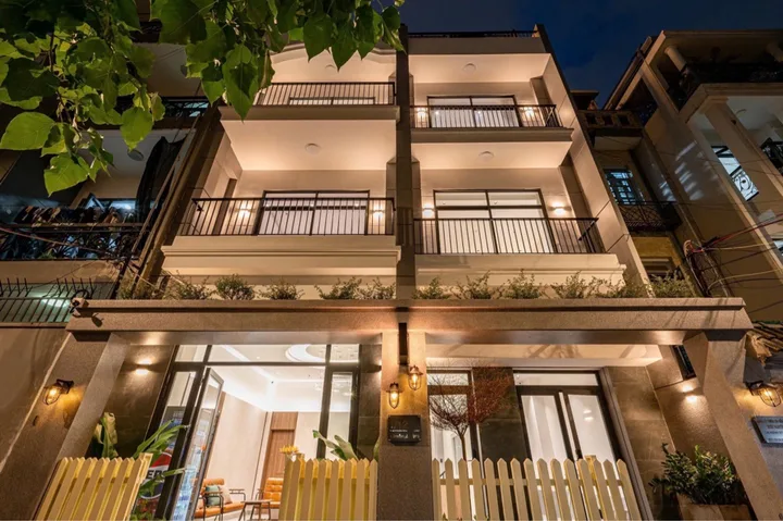 TÒA NHÀ 4 TẦNG - CĂN HỘ DỊCH VỤ CAO CẤP - NGAY SÂN BAY TÂN SƠN NHẤT – ĐANG KHAI THÁC – DÒNG TIỀN 250–310 TRIỆU/THÁNG