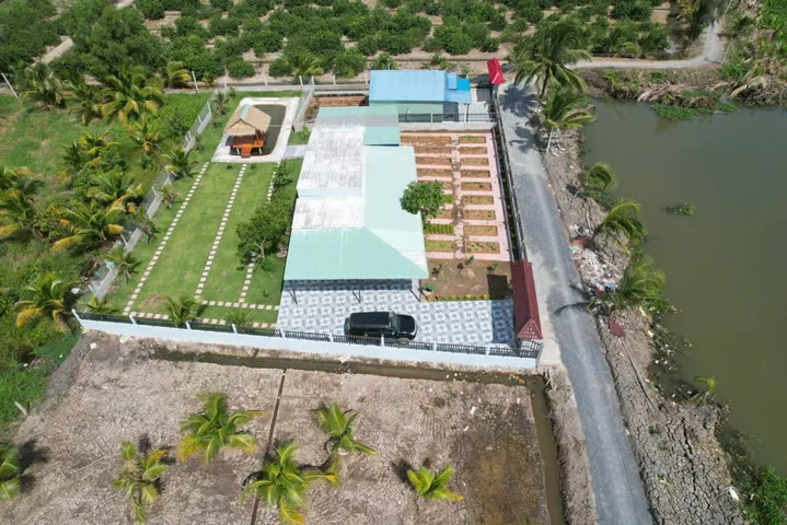 Bán nhà vườn view sông đường oto đá xanh Thạnh Hòa, Bến Lức tdt 1052m2 (100m2 thổ) giá 2,9 tỷ