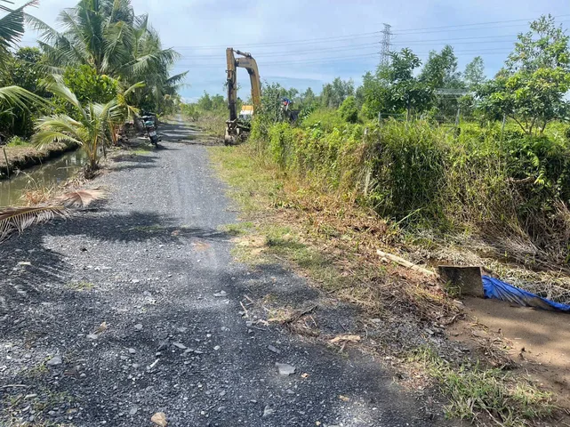 Bán đất vườn đường oto đá xanh ấp 6, xã Bình Đức , dt 2000m2 giá 899 triệu