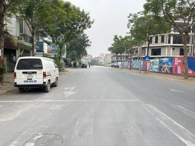 Cần bán 40,8m2 đất mặt phố Nguyễn Mậu Tài. Đối diện dự án Shophouse TQ5