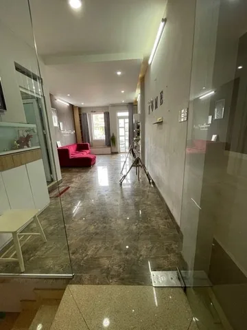 Hiếm có căn thứ 2! Mặt tiền đường Lý Thánh Tông sầm đầm, khu VIP kinh doanh đa ngành, vị trí đắc địa giáp ranh Quận 6 và Bình Tân, di chuyển cực kỳ thuận tiện.