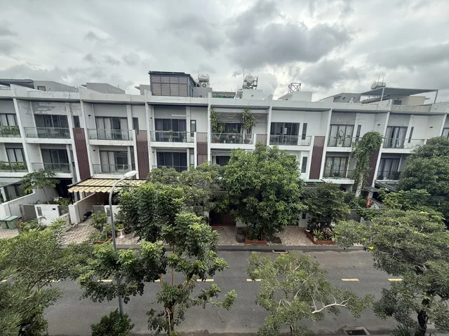 BÁN NHANH NHÀ PHỐ GOLF PARK 6,3TỶ 101,2M2 ĐẦY ĐỦ NỘI THẤT
