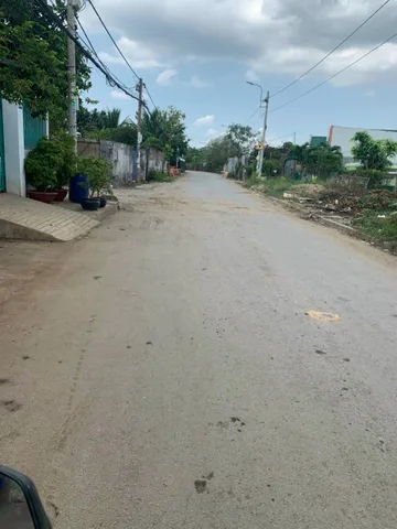 Bán Nhà riêng 400m2 có sẵn 300 m2 thổ cư giá 8.6 tỷ tại - Chọn - - Chọn - Xã Bình Chánh TP. Hồ Chí Minh