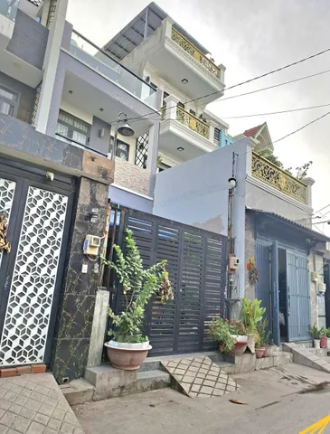 Chỉ hơn 6ty, nhà 5 tầng Hương lộ 2, Shr, hẻm xe hơi