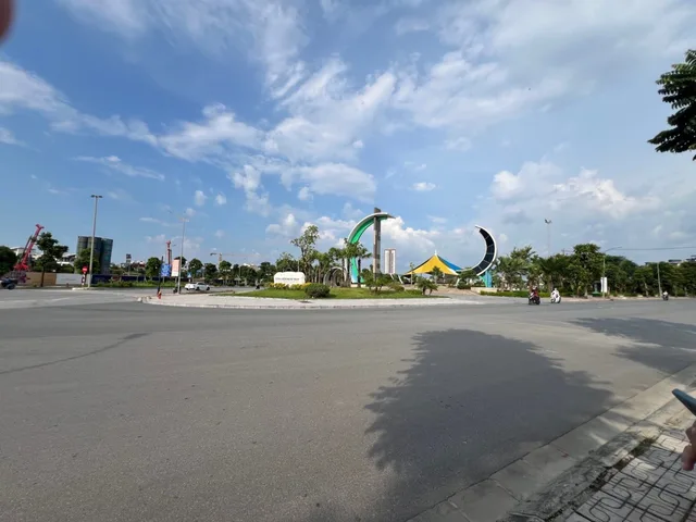 Bán Nhà riêng 53m2 có sẵn 53 m2 thổ cư giá 14.8 tỷ tại Đường Ngọc Thụy Phường Ngọc Thụy Quận Long Biên Hà Nội