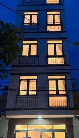 CHO THUÊ TOÀ CĂN HỘ 5 TẦNG 1 TUM MỚI 100% SÁT DƯƠNG ĐÌNH NGHỆ