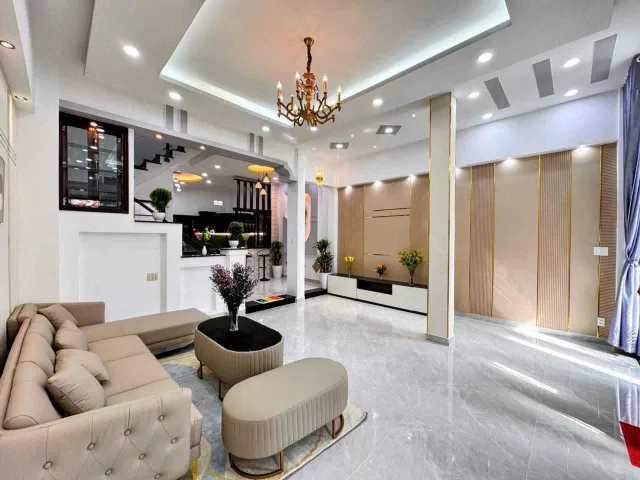 CHỦ  NGỘP BANK - GIẢM GẤP 300tr.
  MẶT TIỀN SẦM UẤT. BIỆT THỰ MINI GẦN BÌNH LONG. 3 TẦNG.