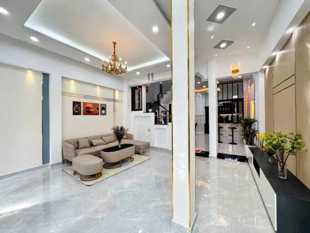 CHỦ  NGỘP BANK - GIẢM GẤP BÁN NHANH
  MẶT TIỀN SẦM UẤT. BIỆT THỰ MINI GẦN BÌNH LONG. 3 TẦNG.