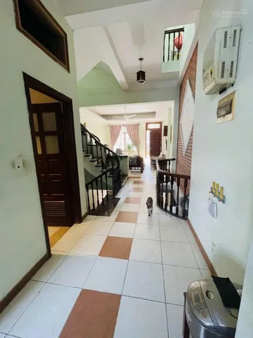 Cho thuê Nhà Yên Hòa, Cầu Giấy 40m x 3T + sân 100m giá 15 triệu