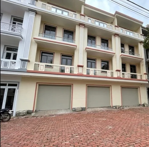 NHÀ 1 TRỆT 3 LẦU, ĐẤT 105M2 (Full Thổ), DTXD 335M2, ĐƯỜNG NHỰA ĐÔI 30M, VỈA HÈ 5M, KHU DC HOÀNG QUÂN BÌNH MINH, PHƯỜNG CÁI VỒN MỚI, NGAY CHÂN CẦU CẦN THƠ (SỔ HỒNG HOÀN CÔNG ĐỨNG TÊN CÁ NHÂN)