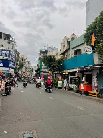 Bán Nhà Mặt Tiền 105 Vườn Chuối, Phường 4, Quận 3